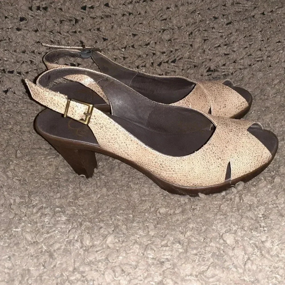KARSTON (EMILIE KARSTON NOW)-Cracked Gold Leather Slingbacks-Sz 39-NWOB - Picture 4 of 7